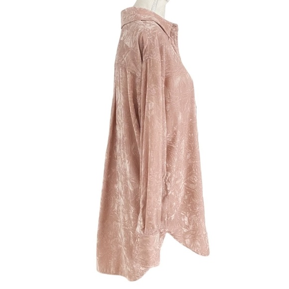 ARITZIA WILFRED LE FOU SILK BLEND CRISTOL PINK CRUSHED VELVET BUTTON DOWN SHIRT - Picture 2 of 9